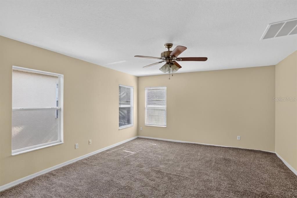Active With Contract: $389,900 (4 beds, 2 baths, 2918 Square Feet)