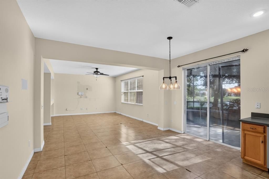 Active With Contract: $389,900 (4 beds, 2 baths, 2918 Square Feet)