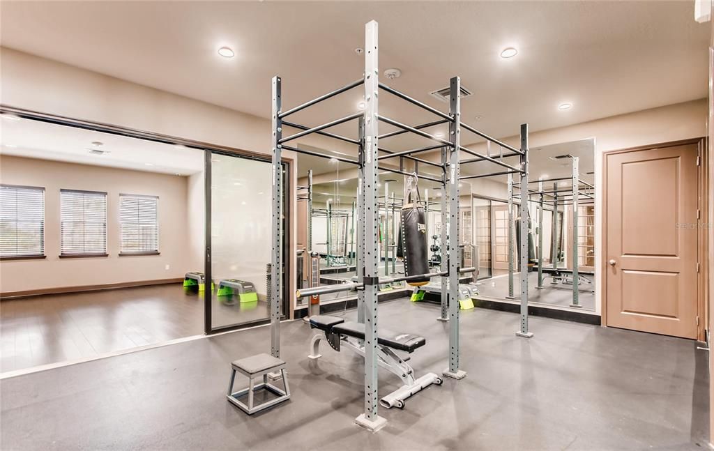 Activo con contrato: $525,000 (4 camas, 2 baños, 2827 Pies cuadrados)