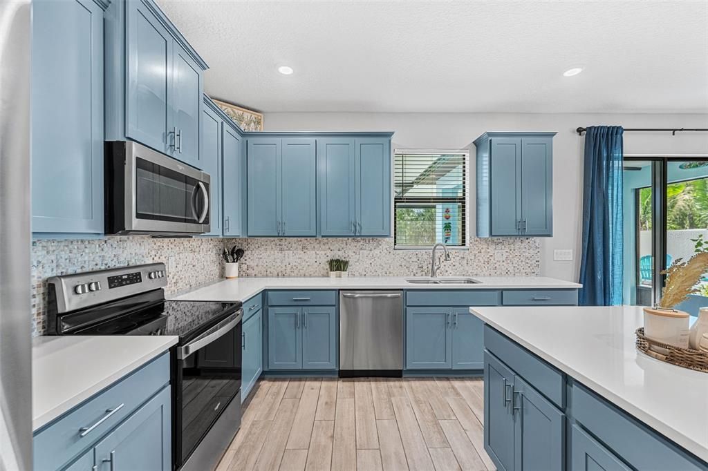 Activo con contrato: $525,000 (4 camas, 2 baños, 2827 Pies cuadrados)
