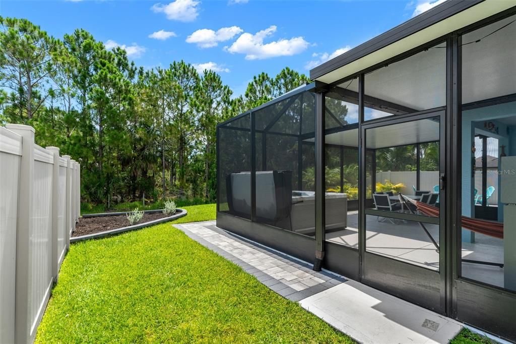 Activo con contrato: $525,000 (4 camas, 2 baños, 2827 Pies cuadrados)