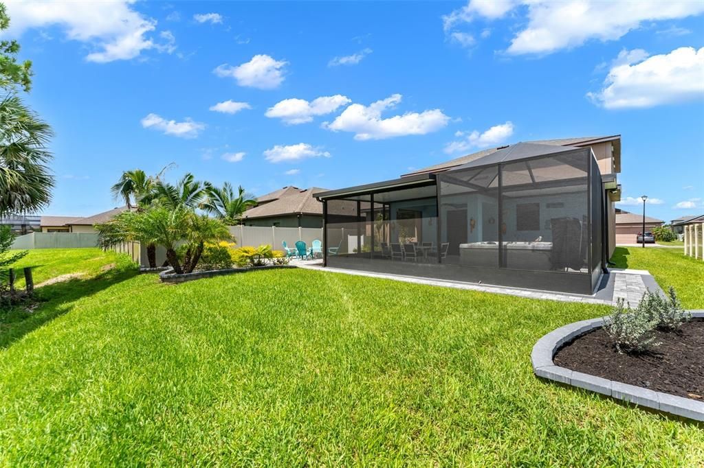 Activo con contrato: $525,000 (4 camas, 2 baños, 2827 Pies cuadrados)