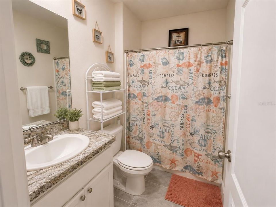 На продажу: $299,900 (3 спален, 2 ванн, 1725 Квадратных фут)