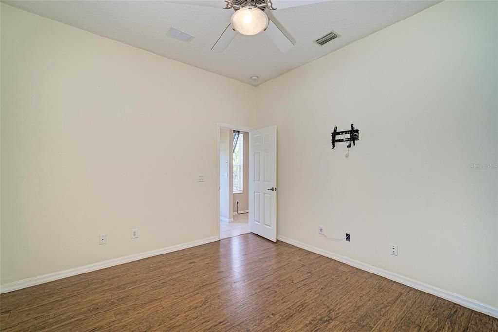 For Sale: $525,000 (4 beds, 3 baths, 2300 Square Feet)