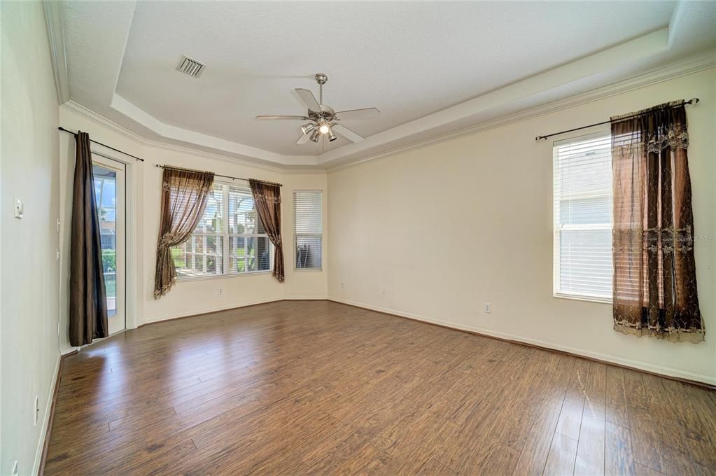 For Sale: $525,000 (4 beds, 3 baths, 2300 Square Feet)
