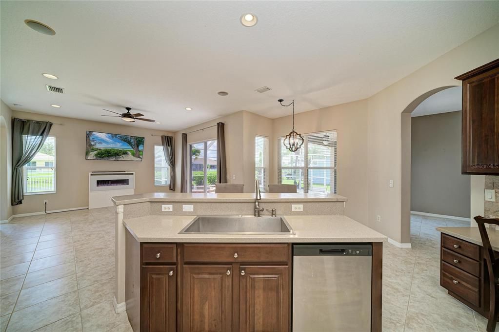 For Sale: $525,000 (4 beds, 3 baths, 2300 Square Feet)