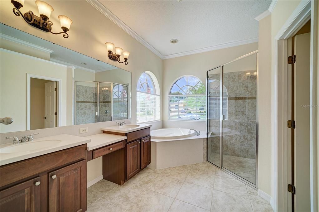 For Sale: $525,000 (4 beds, 3 baths, 2300 Square Feet)
