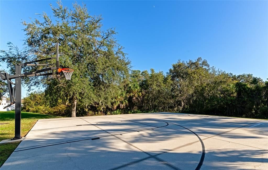 For Sale: $525,000 (4 beds, 3 baths, 2300 Square Feet)