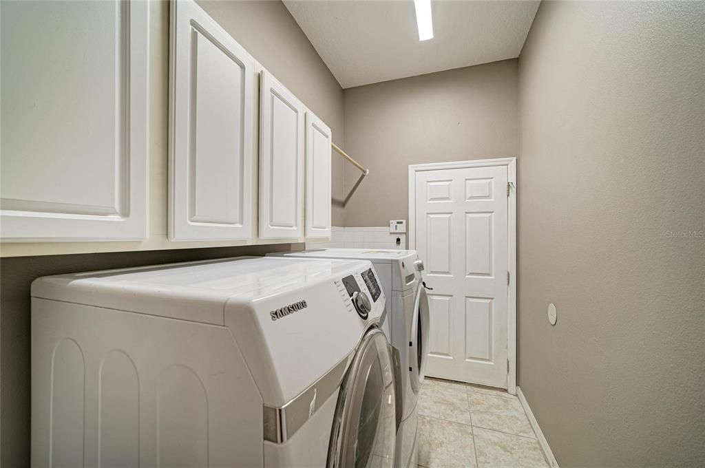 For Sale: $525,000 (4 beds, 3 baths, 2300 Square Feet)