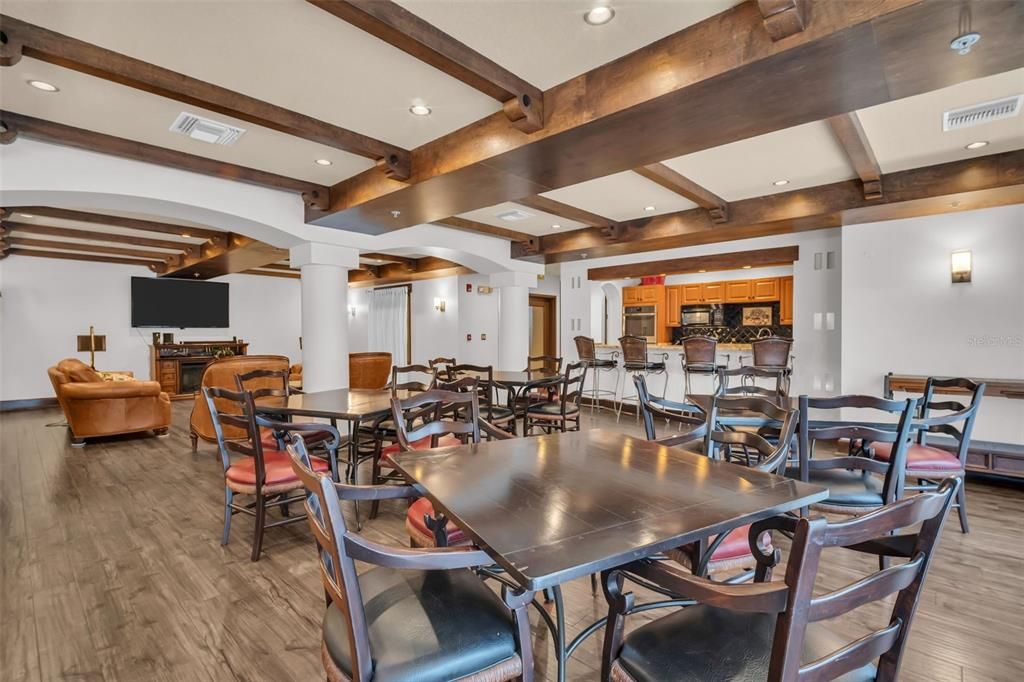 Active With Contract: $2,800 (1 beds, 1 baths, 743 Square Feet)