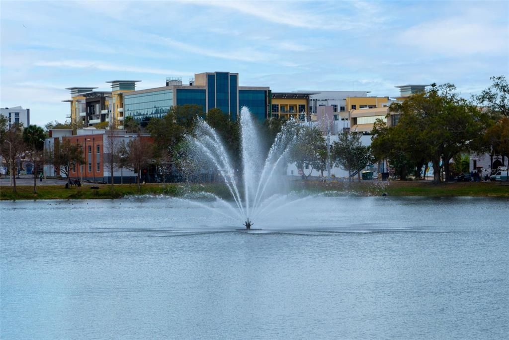 Active With Contract: $2,800 (1 beds, 1 baths, 743 Square Feet)