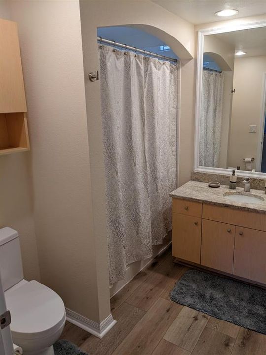 Active With Contract: $2,800 (1 beds, 1 baths, 743 Square Feet)