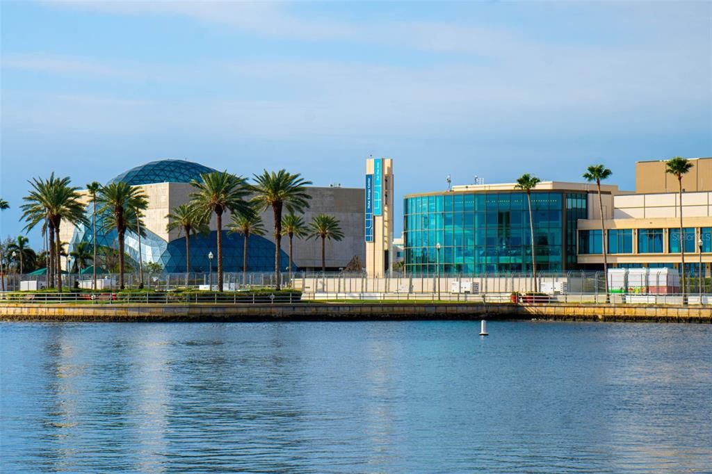 Active With Contract: $2,800 (1 beds, 1 baths, 743 Square Feet)