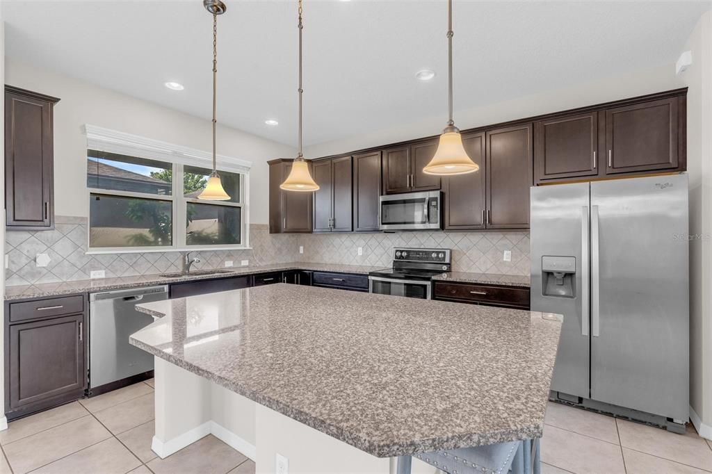 En Venta: $499,000 (3 camas, 2 baños, 1950 Pies cuadrados)