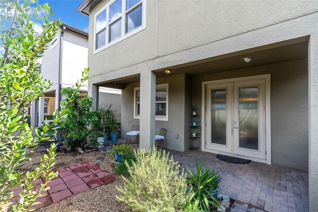 En Venta: $499,000 (3 camas, 2 baños, 1950 Pies cuadrados)