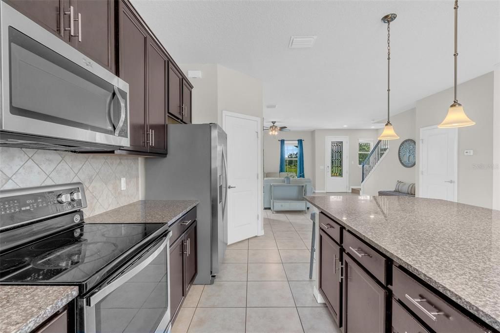En Venta: $499,000 (3 camas, 2 baños, 1950 Pies cuadrados)