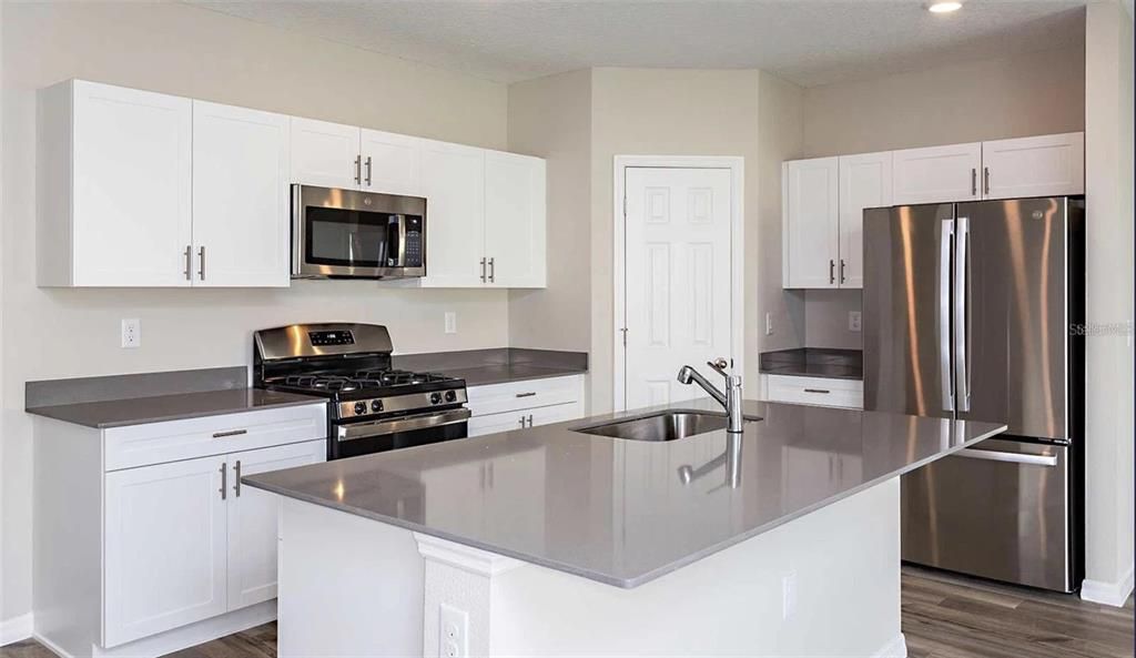 For Rent: $3,600 (4 beds, 2 baths, 2057 Square Feet)