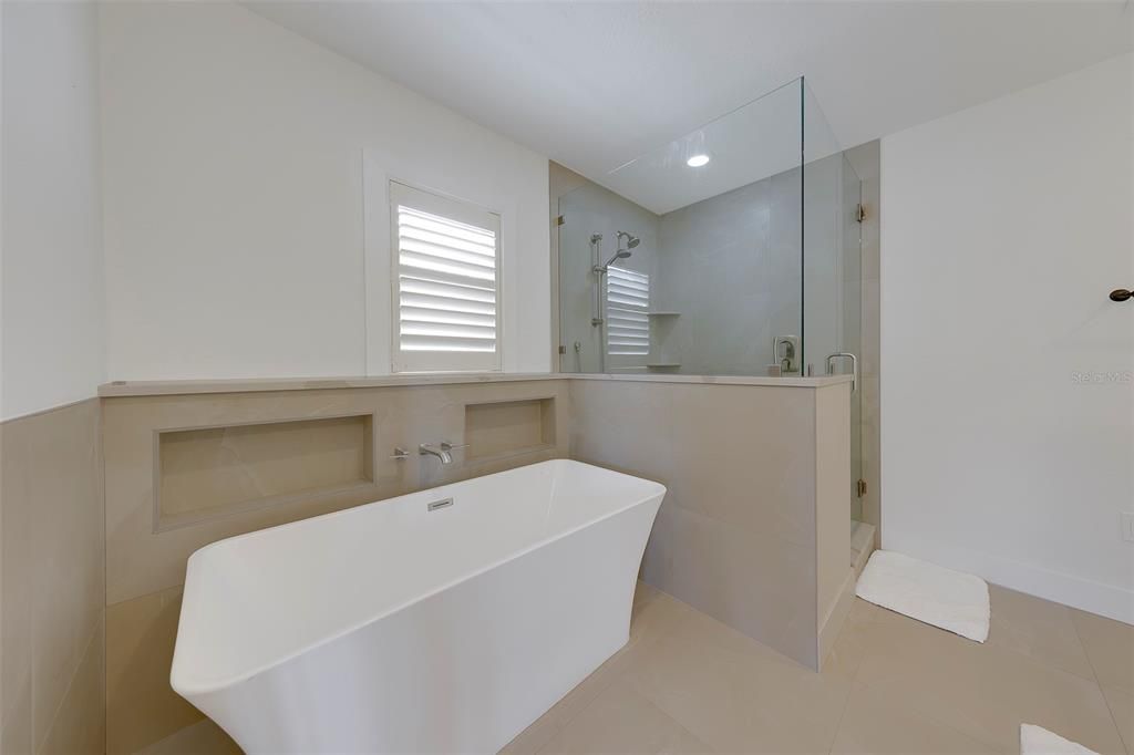 В аренду: $4,400 (2 спален, 2 ванн, 1515 Квадратных фут)