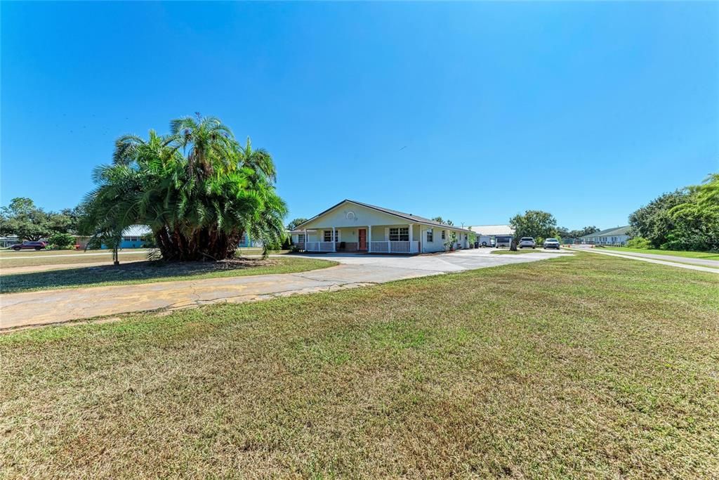 For Sale: $725,000 (5 beds, 3 baths, 5132 Square Feet)