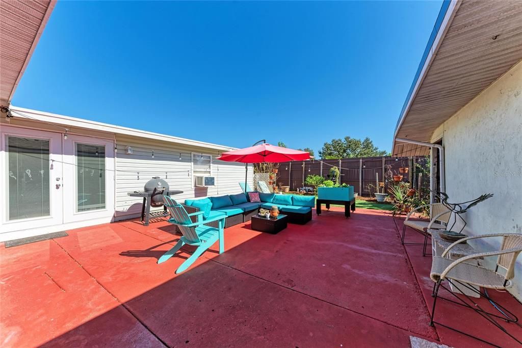 For Sale: $725,000 (5 beds, 3 baths, 5132 Square Feet)