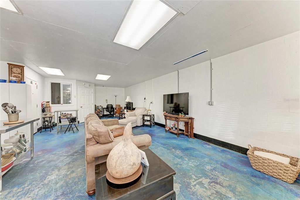For Sale: $725,000 (5 beds, 3 baths, 5132 Square Feet)