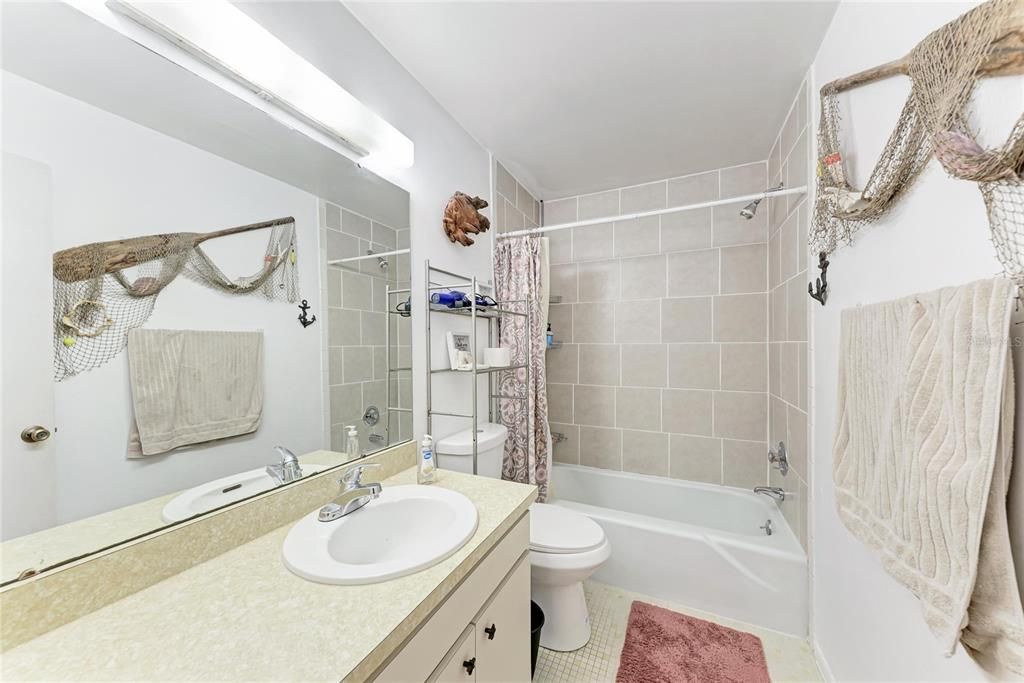 For Sale: $725,000 (5 beds, 3 baths, 5132 Square Feet)