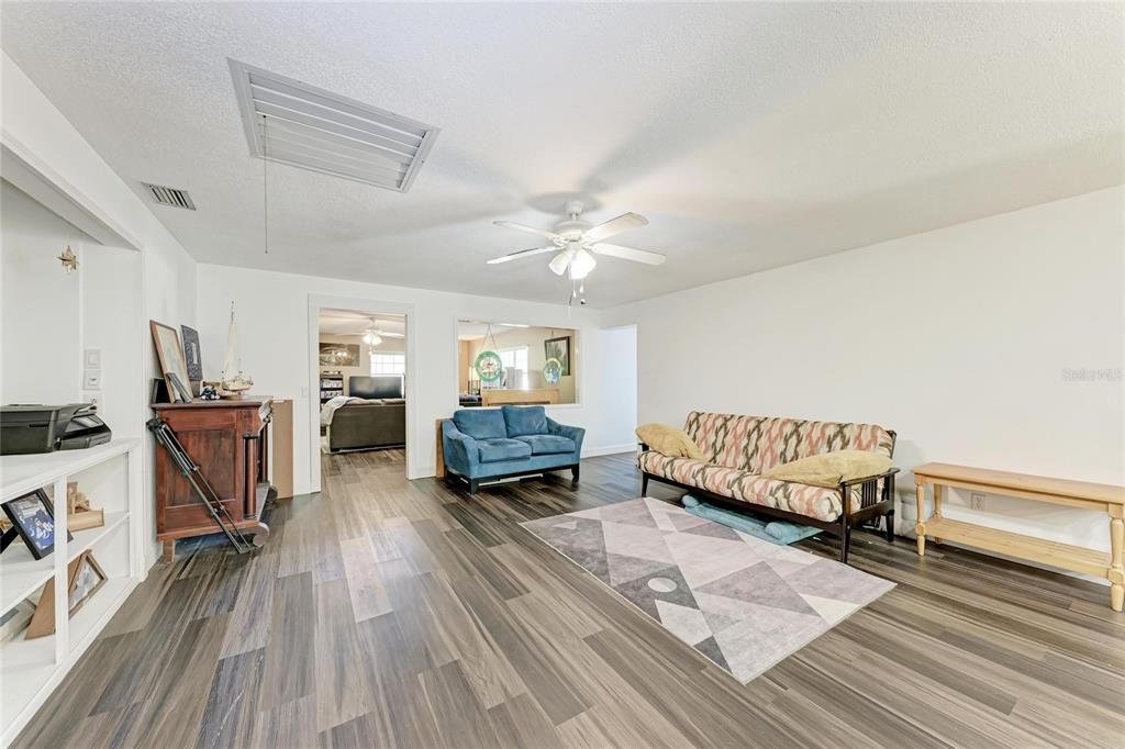 For Sale: $725,000 (5 beds, 3 baths, 5132 Square Feet)