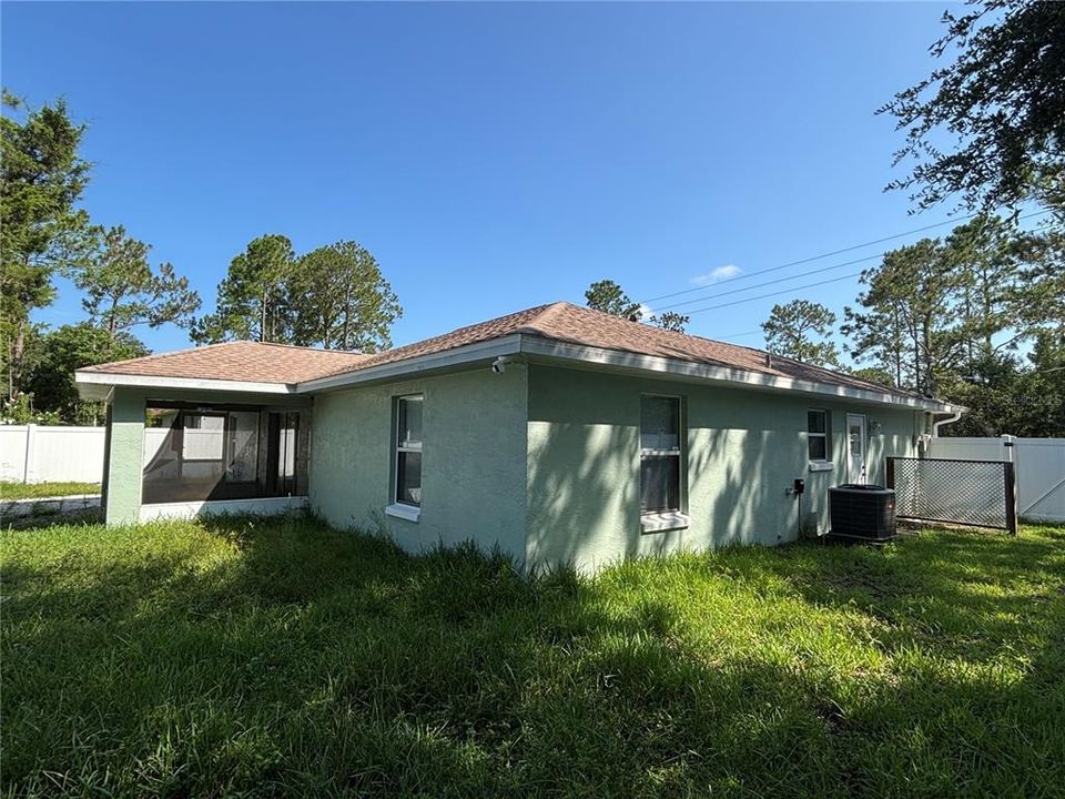 For Sale: $297,700 (3 beds, 2 baths, 1393 Square Feet)