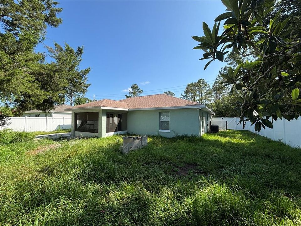 For Sale: $297,700 (3 beds, 2 baths, 1393 Square Feet)