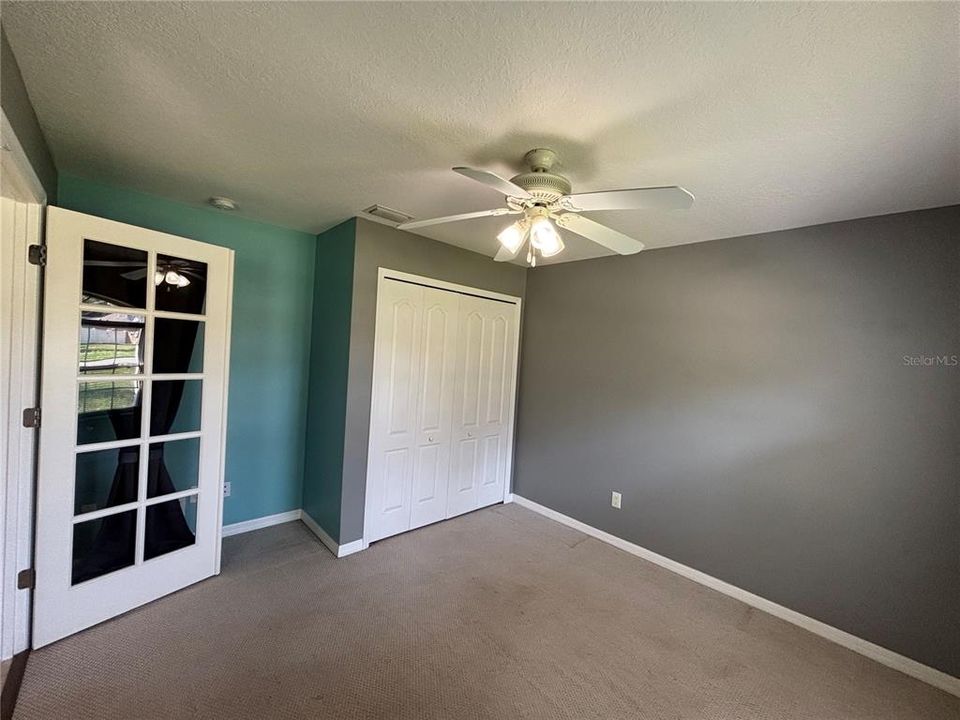 For Sale: $297,700 (3 beds, 2 baths, 1393 Square Feet)
