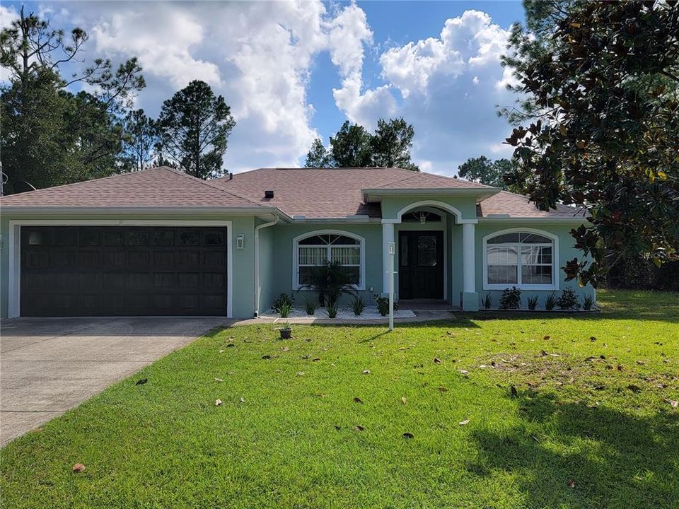 For Sale: $297,700 (3 beds, 2 baths, 1393 Square Feet)