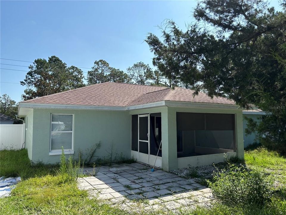 For Sale: $297,700 (3 beds, 2 baths, 1393 Square Feet)