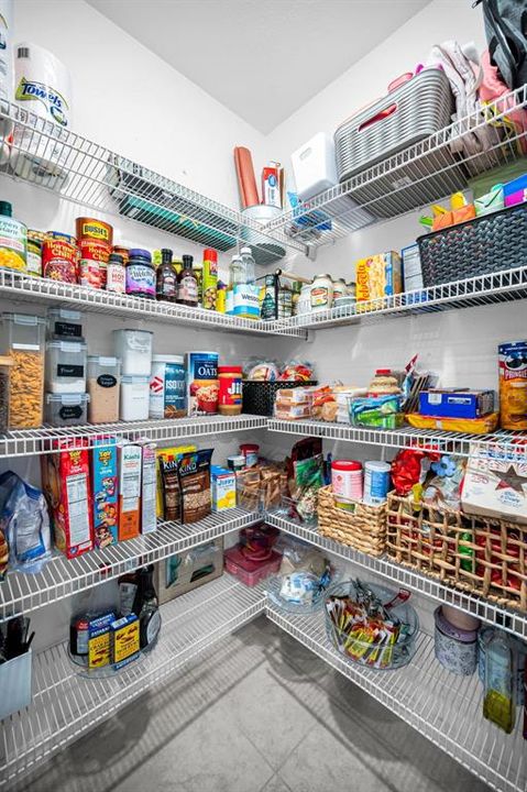На продажу: $389,990 (4 спален, 2 ванн, 1810 Квадратных фут)