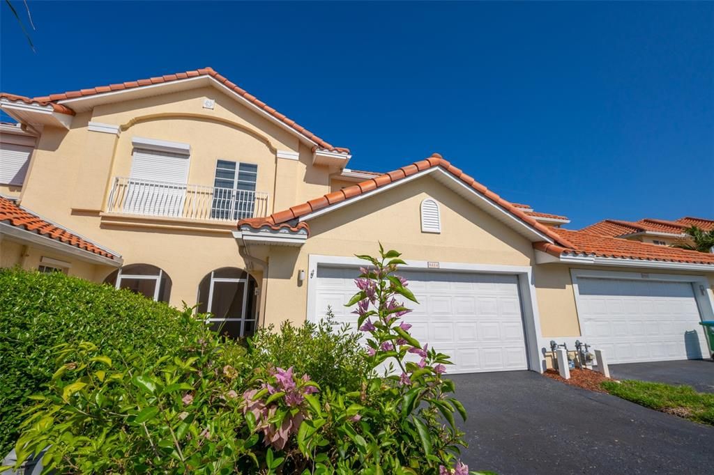 На продажу: $425,000 (4 спален, 2 ванн, 2350 Квадратных фут)