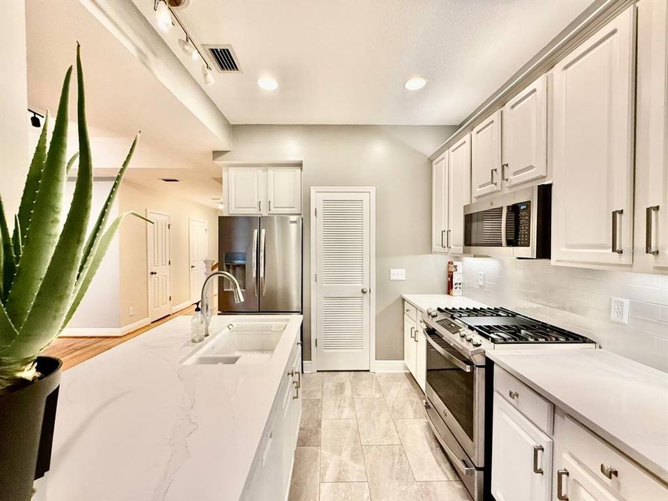 For Rent: $4,500 (3 beds, 2 baths, 1624 Square Feet)