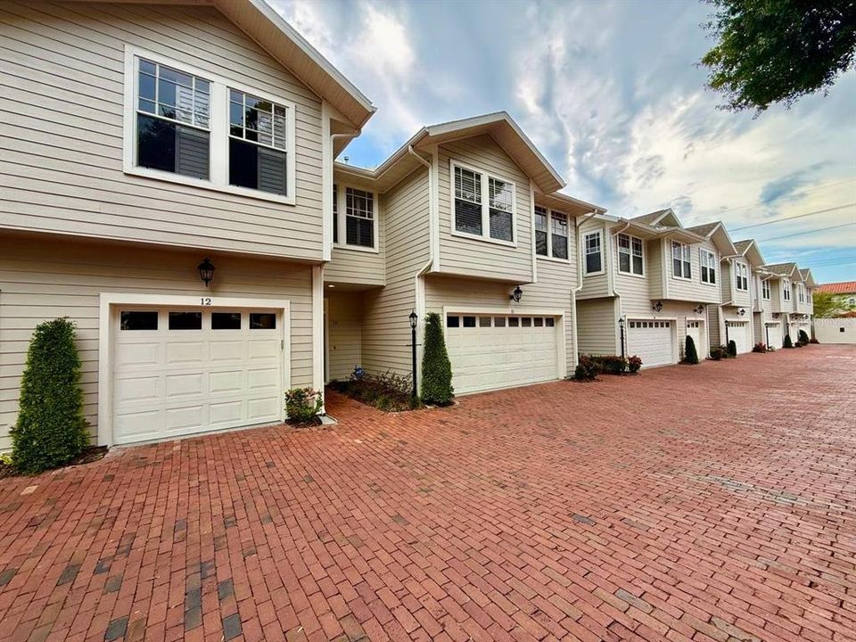 For Rent: $4,500 (3 beds, 2 baths, 1624 Square Feet)