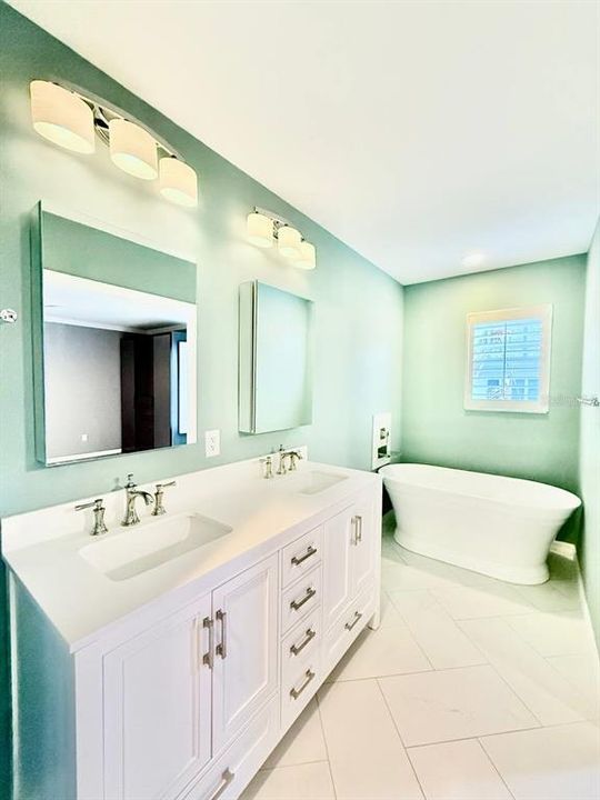 For Rent: $4,500 (3 beds, 2 baths, 1624 Square Feet)