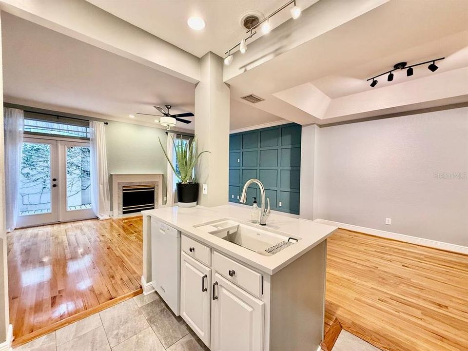 For Rent: $4,500 (3 beds, 2 baths, 1624 Square Feet)
