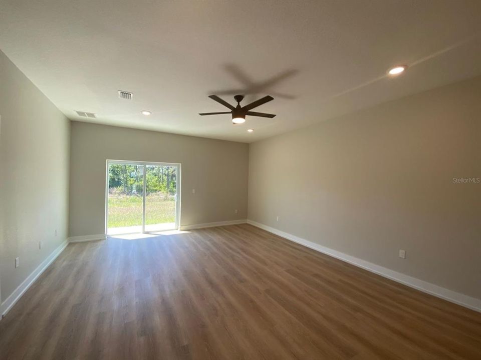 For Sale: $445,000 (6 beds, 0 baths, 2250 Square Feet)