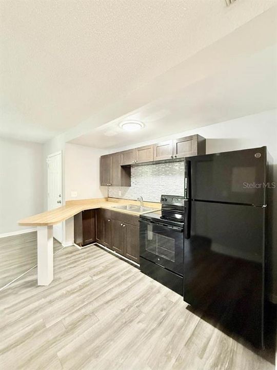 For Sale: $799,000 (12 beds, 0 baths, 3272 Square Feet)
