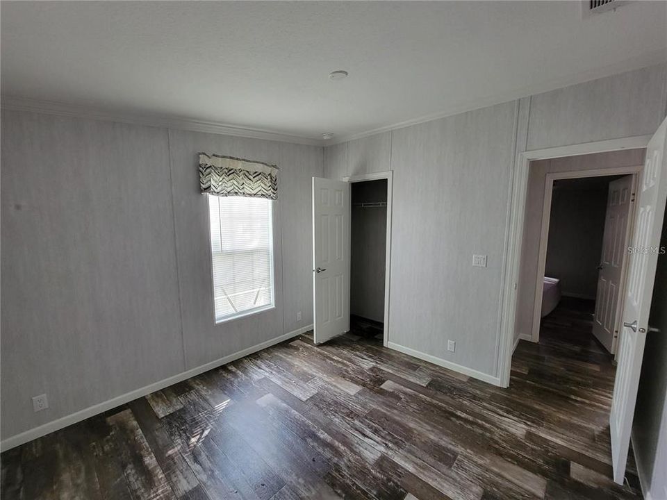 For Rent: $1,600 (4 beds, 2 baths, 2688 Square Feet)
