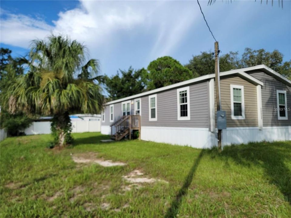 For Rent: $1,600 (4 beds, 2 baths, 2688 Square Feet)