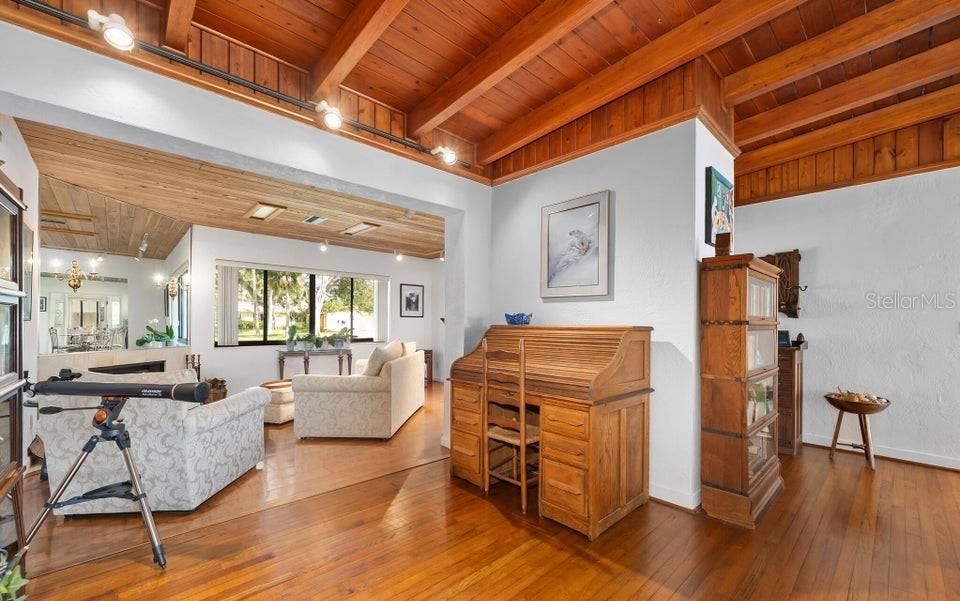 En Venta: $1,090,000 (3 camas, 2 baños, 3667 Pies cuadrados)
