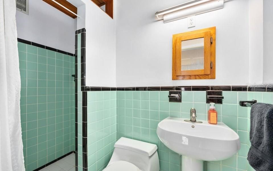En Venta: $1,090,000 (3 camas, 2 baños, 3667 Pies cuadrados)