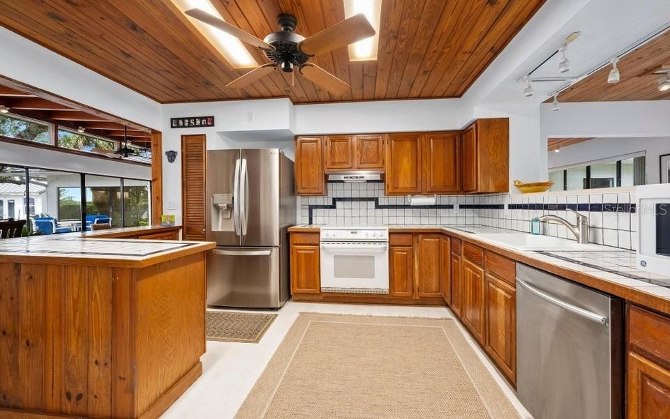 En Venta: $1,090,000 (3 camas, 2 baños, 3667 Pies cuadrados)