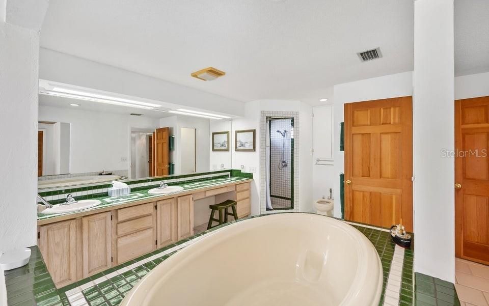 En Venta: $1,090,000 (3 camas, 2 baños, 3667 Pies cuadrados)
