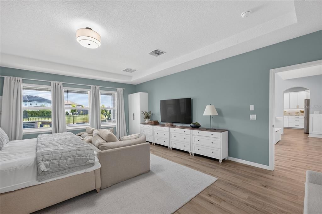 For Sale: $1,350,000 (4 beds, 3 baths, 3964 Square Feet)