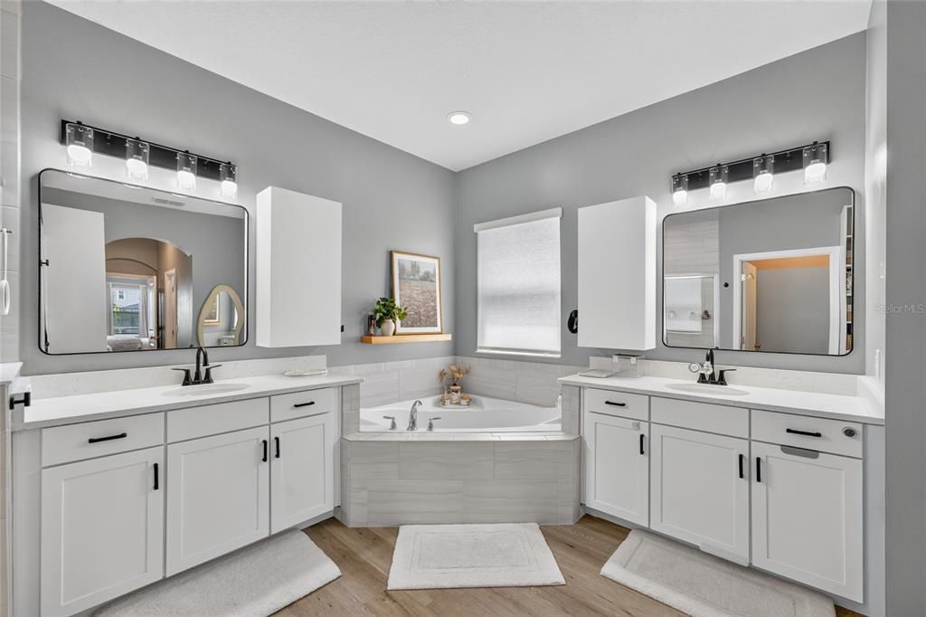 For Sale: $1,350,000 (4 beds, 3 baths, 3964 Square Feet)