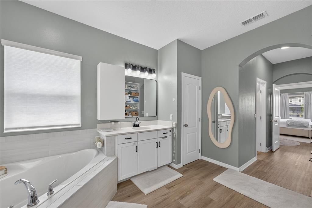 For Sale: $1,350,000 (4 beds, 3 baths, 3964 Square Feet)