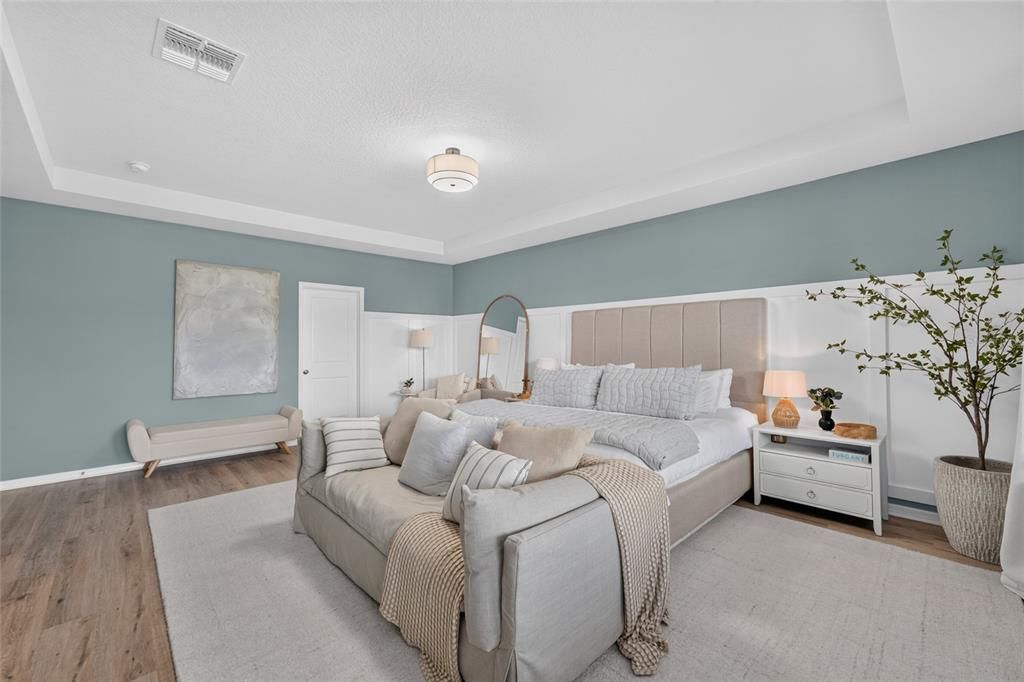 For Sale: $1,350,000 (4 beds, 3 baths, 3964 Square Feet)